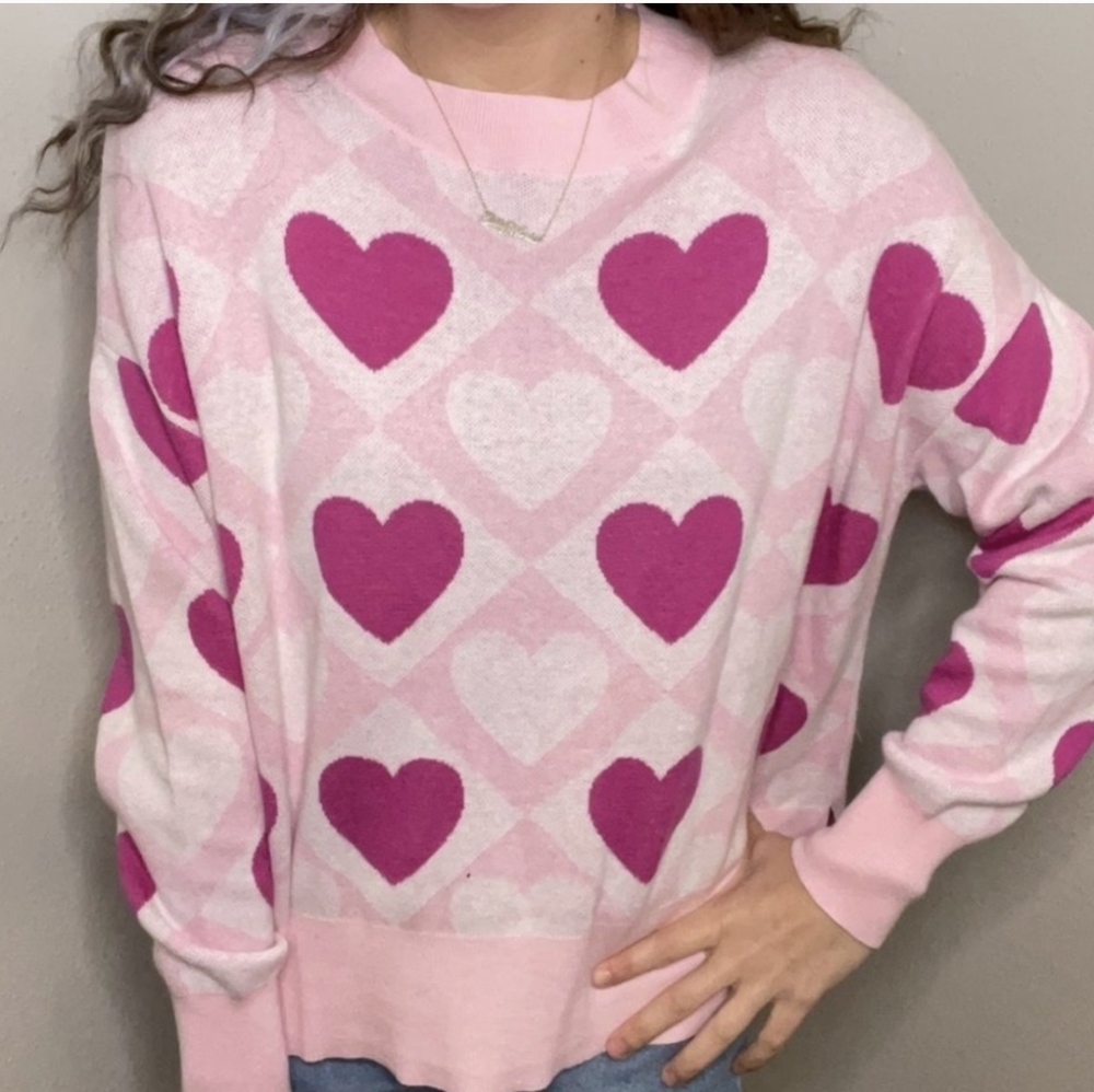 Crown & Ivy Heart Printed Pullover Top Size M